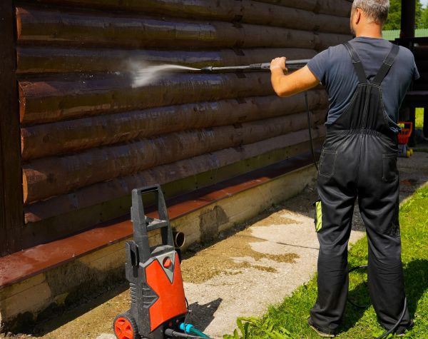 Log Home Pressure Washing in Peoria