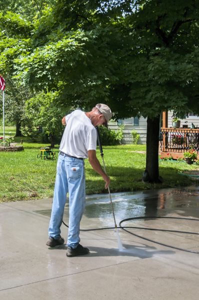 Driveway Concrete Cleaning in Peoria